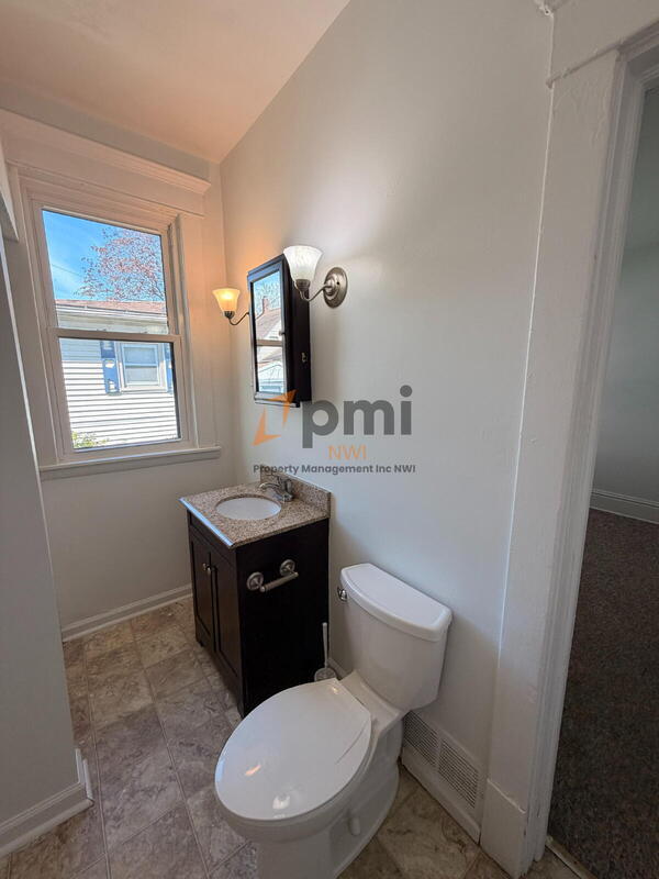 Building Photo - 1008 2nd St