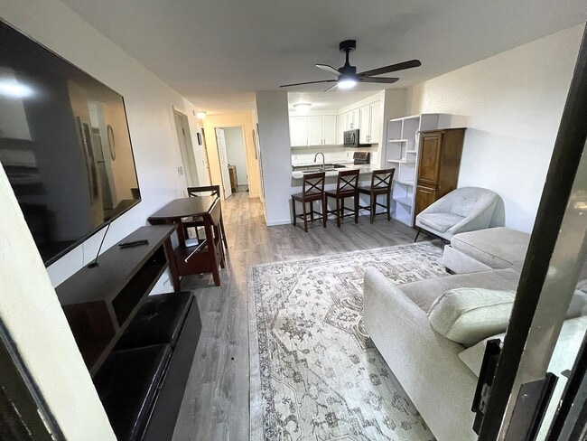 Building Photo - Kihei Shores - Furnished 2 Bed/2Bath Condo - Pool and Hot Tub - 2 Parking Spaces