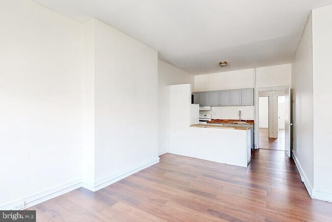 Building Photo - 929 N Calvert St