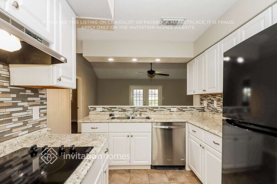 Building Photo - 2104 Yorktown Ct S