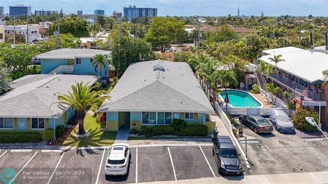 Primary Photo - 4421 Poinciana St
