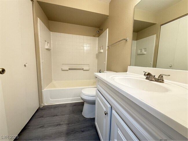 Building Photo - 2750 S Durango Dr
