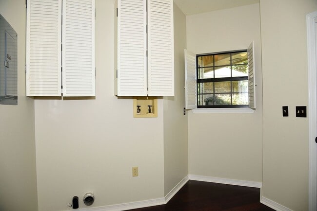 Building Photo - Spacious 4 Bedroom in Southwind at Bluewater Bay!
