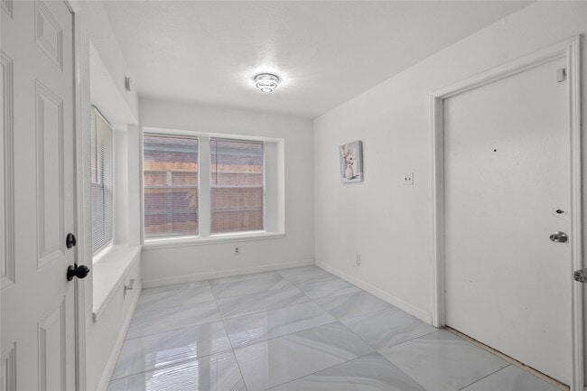 Building Photo - 3122 Lazy Brook Dr