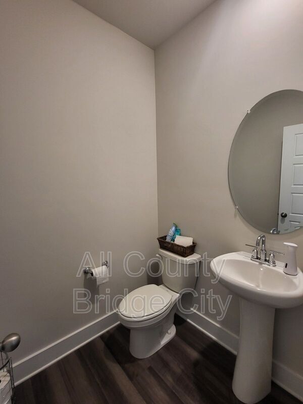 Building Photo - 66 Galley Ln