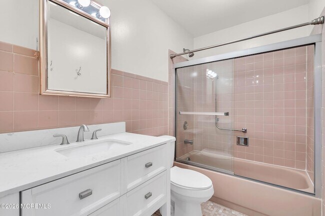 Building Photo - 15 Yorkshire Ct