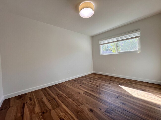 Building Photo - 6946 Cowles Mountain Blvd