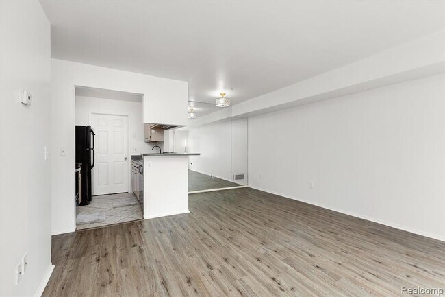 Building Photo - 22241 Atlantic Pointe