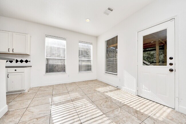 Building Photo - Spacious 4-Bedroom Home with Private Office & Room for Everyone!