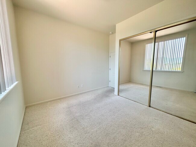 Building Photo - 924 Springfield Dr