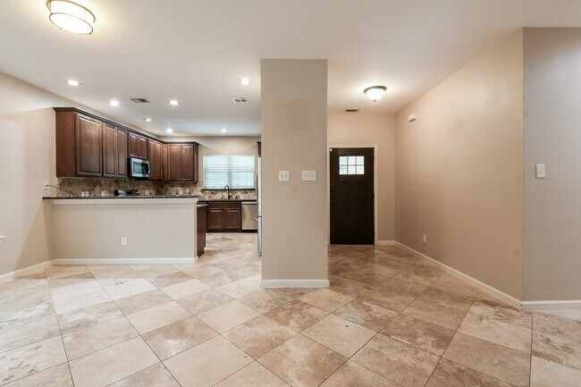 Building Photo - 10506 Chateau Ln