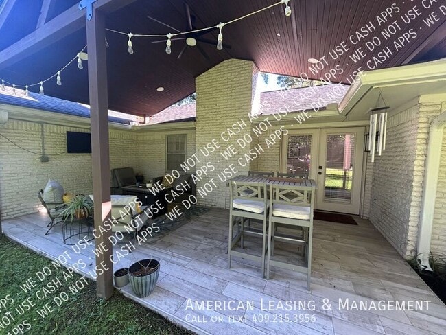 Building Photo - 1503 Robinhood Ln