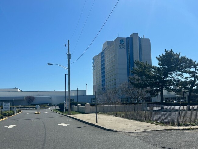 Building Photo - 347 Norwood Ave