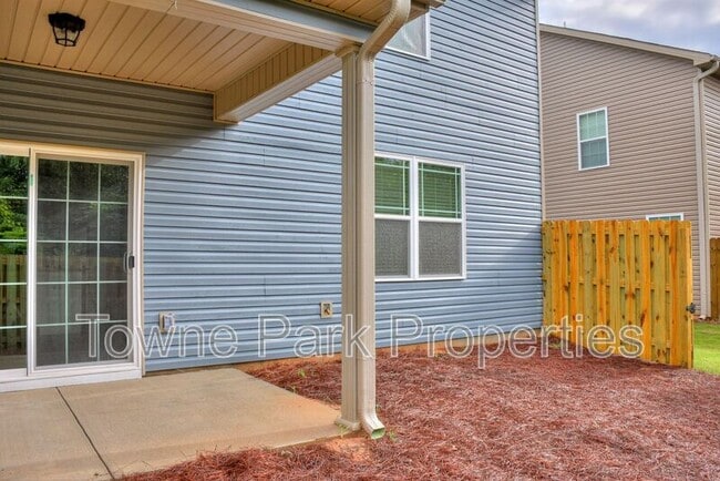 Building Photo - 1830 Butternut Dr