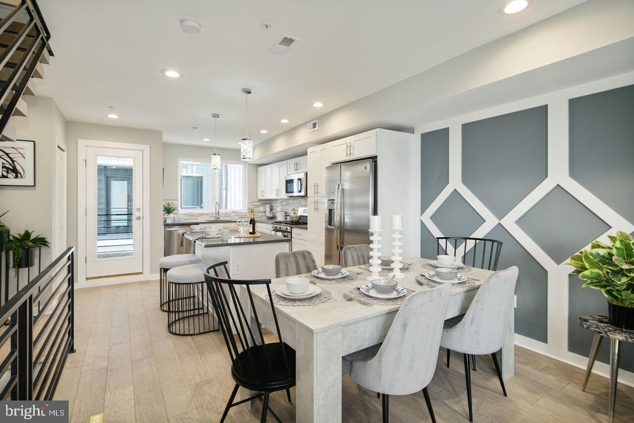 Building Photo - 815 Perkiomen St