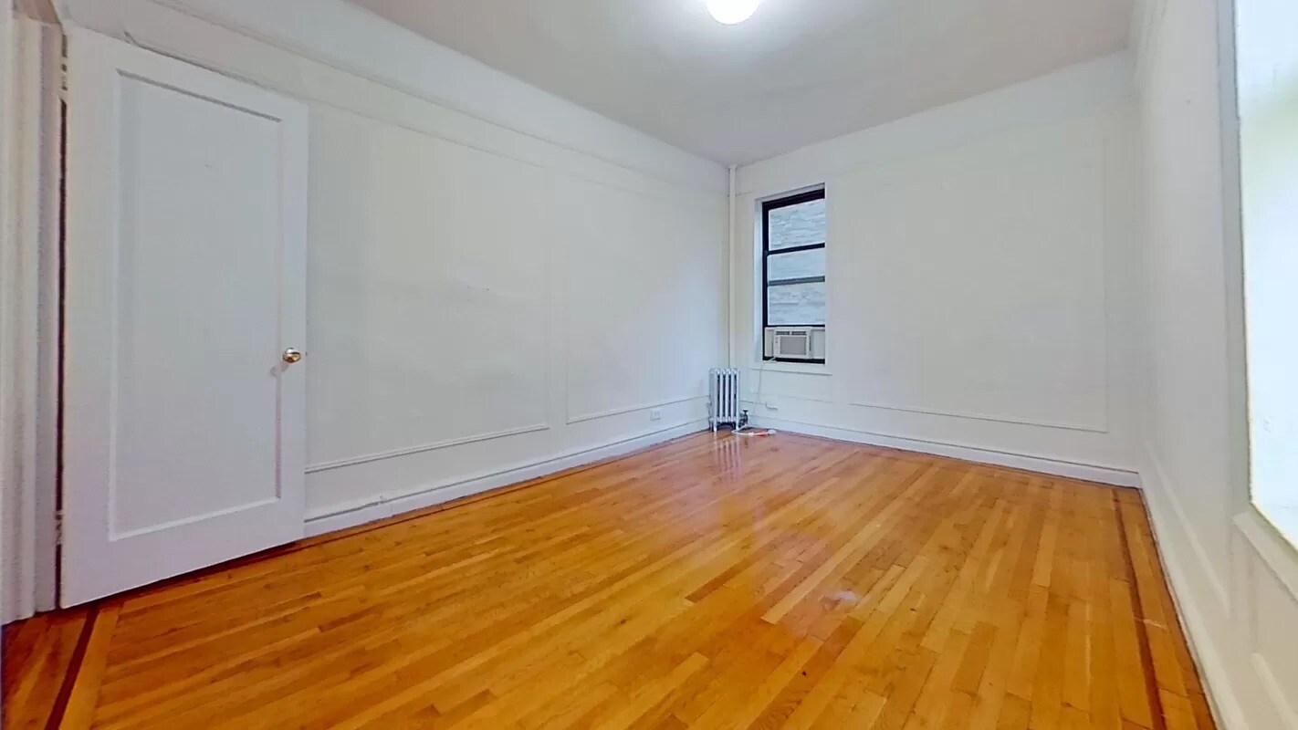 Building Photo - 108 Thayer St