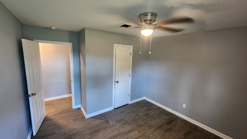 Building Photo - 219 Leon St