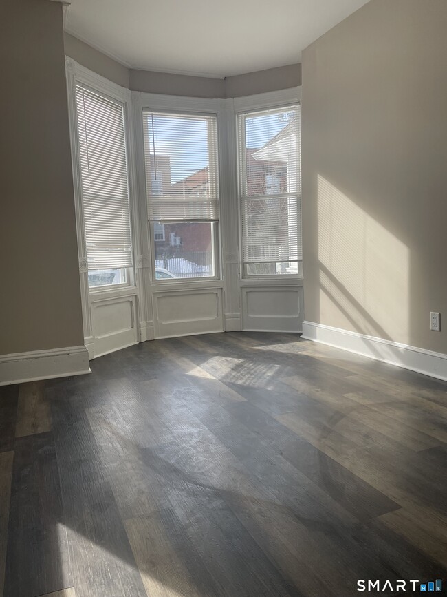 Building Photo - 227 Arctic St