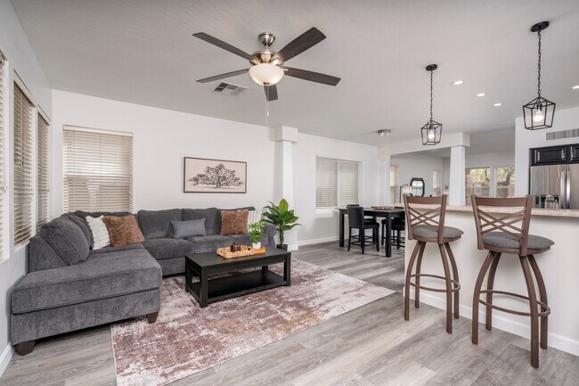 Building Photo - 3034 W Villa Cassandra Dr