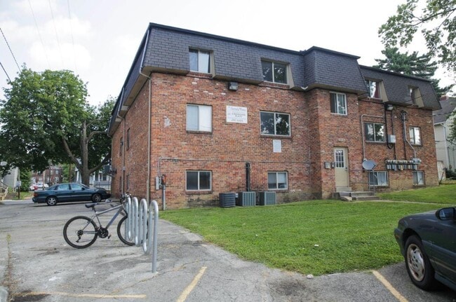 Building Photo - 315 E 19th Ave