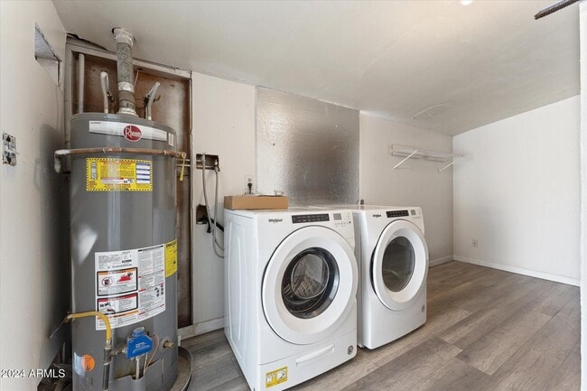 Building Photo - 1921 E Laguna Dr