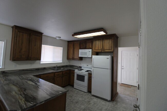 Building Photo - N10th754