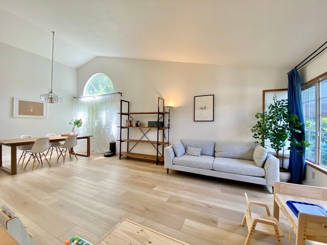 Building Photo - Great Home for rent