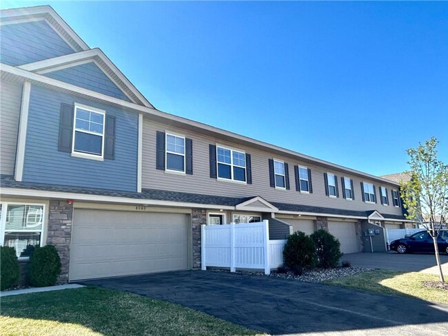 Building Photo - Spacious 3BR Townhome with Loft & Attached 2-Car Garage - Available NOW!