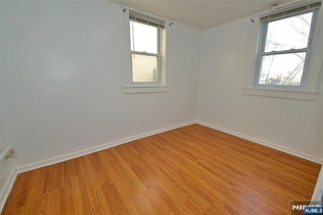 Building Photo - 229 8th St