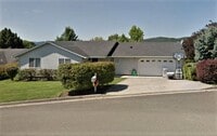 Building Photo - Great 3 Bedroom Home in Green!