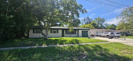 Building Photo - 5813 Rover Dr