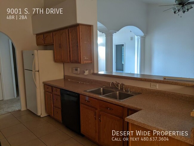 Building Photo - **COMING SOON** SPACIOUS 4 BED, 2 BATH HOM...