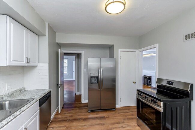 Building Photo - 8910 Gravois Rd