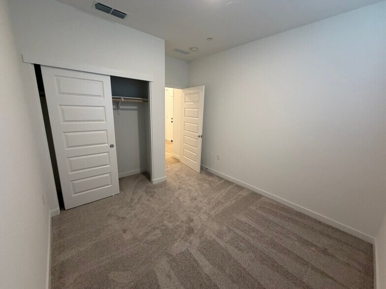 Building Photo - 5348 Liberty Ship Wy