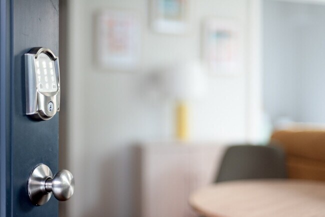 Building Photo - 1607 NW Davis St