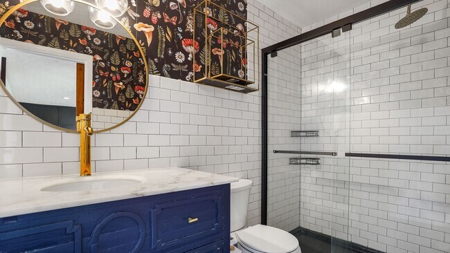 Building Photo - 649 Charles Ln