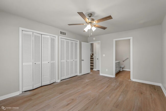 Building Photo - 10048 Alondra St