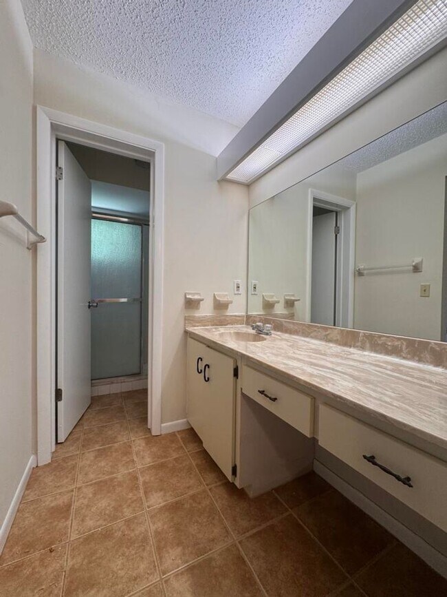 Building Photo - 2/2 in Woodhaven of Palm Coast