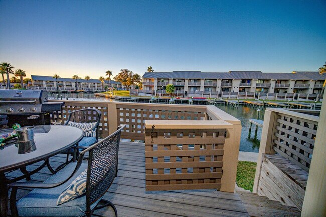 Building Photo - 1902 Bayhouse Dr