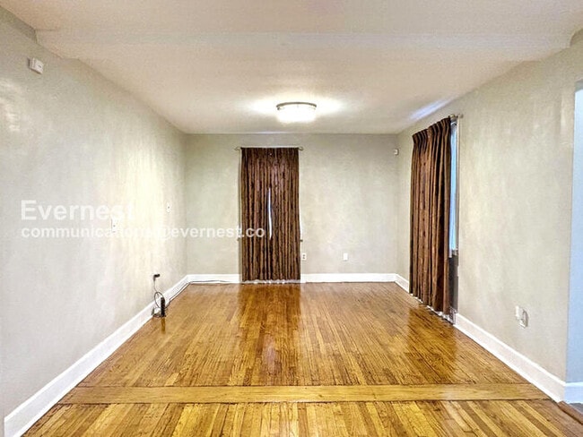 Building Photo - 5215 Muth Ave