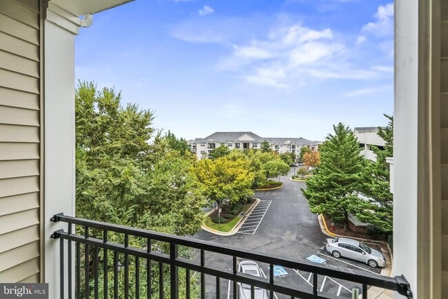 Building Photo - 12929 Centre Park Cir