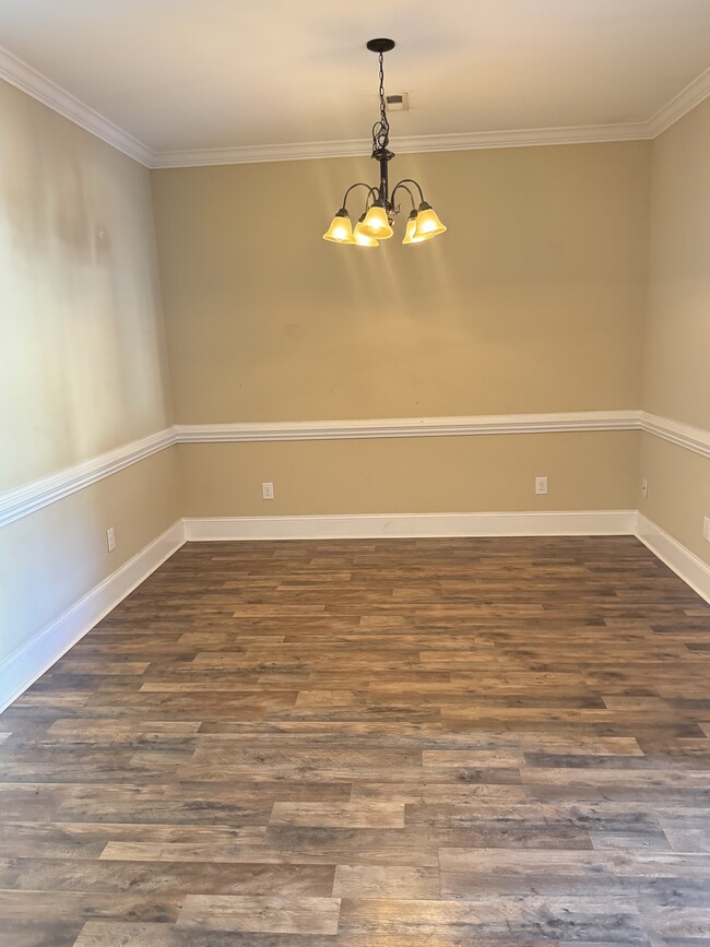 Building Photo - 3909A Nantucket Rd