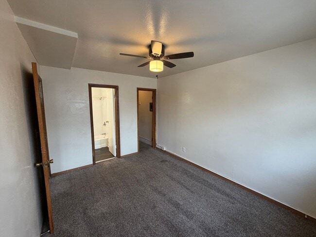 Building Photo - Upper Level 1 Bedroom, 1 Bathroom Apartment - Tenant Pays Electric Only