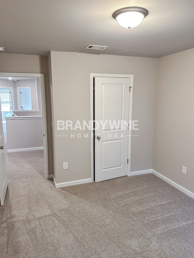 Building Photo - LUXURY COMMUITY! CRESTVIEW at Towne Lake!!...