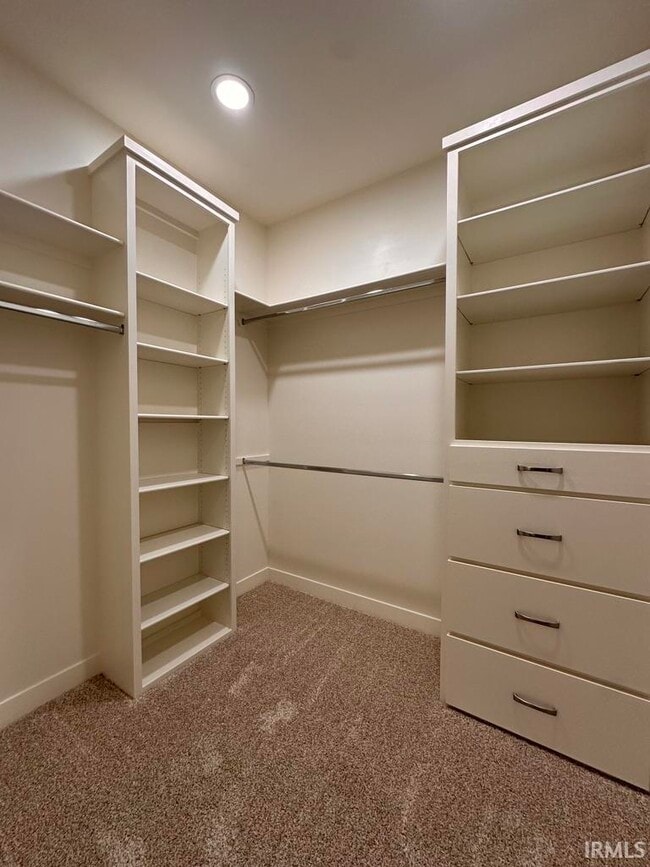 Building Photo - 3795 High Pointe Dr