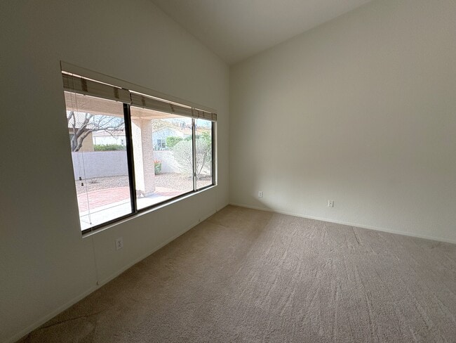 Building Photo - 1870 E Purple Martin Ln