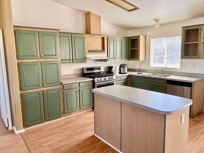 Building Photo - Work & Live on beautiful piece of property