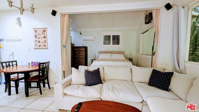 Building Photo - 1927 N Beverly Glen Blvd