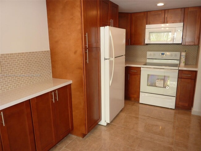 Building Photo - 4535 SW 68th Ct Cir