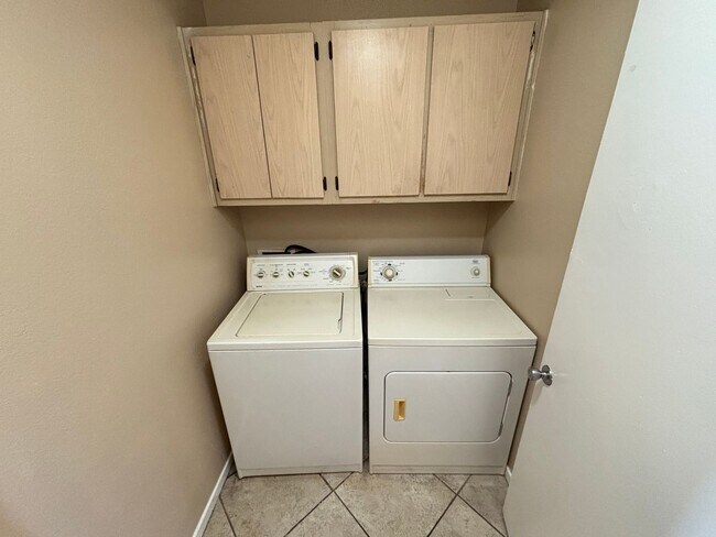 Building Photo - 6208 Yerba Ln